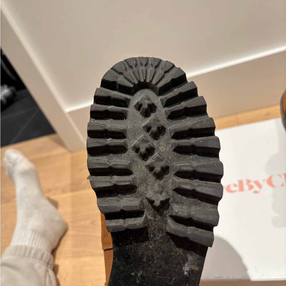 See By Chloe Tan Suede Chelsea Boots - Picture 4 of 5